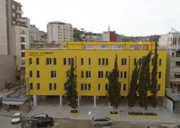 Rindërtimi i shkollave, mijëra nxënës në Durrës sërish mësim me turne