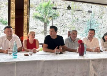 “Korrupsioni duhet…”/ Basha takim me strukturat drejtuese në Elbasan: 2 shatorit çel siparin e ndryshimeve të rëndësishme për PD