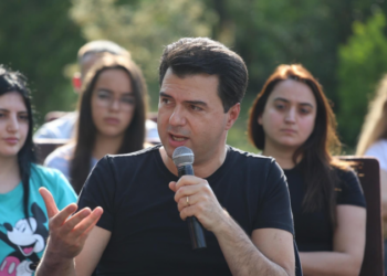 “Transparencë”/ Basha: Kush fshihet pas kullave, paratë e kujt po pastrohen me ndërtimet në Tiranë? SPAK të hetojë!