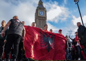 Të parët nga e gjithë bota/ Mbi 11 mijë shqiptarë në një vit kërkuan azil në Mbretërinë e Bashkuar