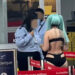Tenton të hipë në avion e veshur me bikini, influencerja ndalohet në aeroport