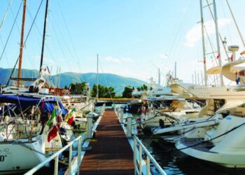 TVSH-ja/ Industria detare: Regjistrohen 52 mjete turistike me flamur shqiptar!