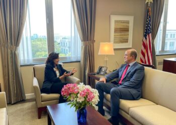 “Partneritet i fortë SHBA-Shqipëri”/ Yuri Kim pret në Uashington, të ngarkuarin me punë në Ambasadën amerikane në Tiranë
