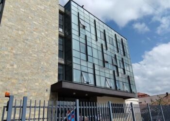 Ambasada e SHBA kundër Kurtit: Vendimi për ndërtesën komunale në Mitrovicën e Veriut në kundërshtim me kërkesat tona