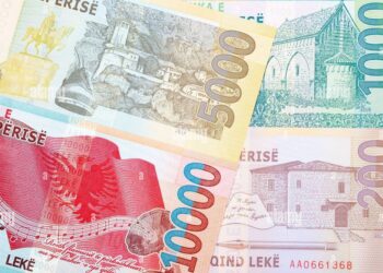 Paraja jashtë bankave u rrit në mbi 409 miliardë në korrik, rekord këtë vit në Shqipëri