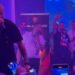 Në vendlindje, Shkodër/ ‘I keni nga unë’! Surprizon Luizi, qeras me shampanjë fansat në koncert