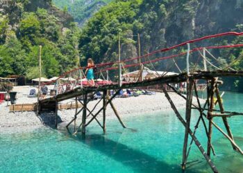 Media zvicerane, jehonë bumit turistik/ Blick: Në Shqipëri, fjorde si në Norvegji