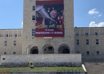 Në mbrëmje Roma-Partizani/ Mourinjo poston foton nga Tirana: Faleminderit Edi Rama