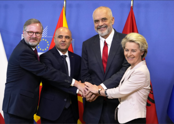 Mitsotakis s’ftoi Ramën/ Von der Leyen, ‘shuplakë’ Athinës: Do rrëzojmë barrierat, duhet të afrojmë anëtarët e ardhshëm të BE