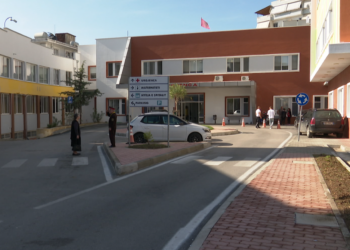 Bumi turistik/ Fluks në spitalin e Sarandës, rreth 120 urgjenca në ditë