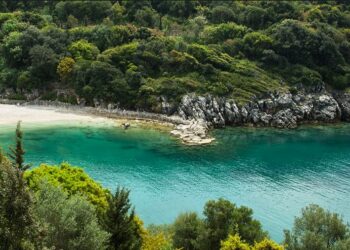 Daily Mail i dedikon një artikull turizmit në rritje në Shqipëri: Vende të bukura, çmime të lira