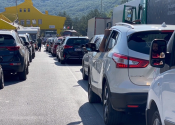 Emigrantët në Kapshticë e Qafë Thanë, të revoltuar nga pritjet në kufi
