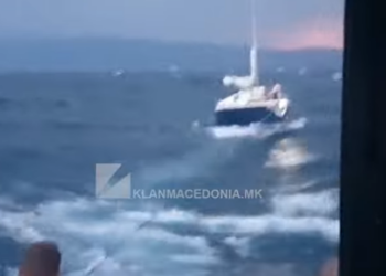 Maqedoni e Veriut/ Varka me vela me 5 persona në bord rrezikon fundosjen në Liqenin e Ohrit, shkak moti i keq