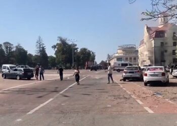 Putin tregohet pa mëshirë, godet qendrën e qytetit ukrainas me raketa
