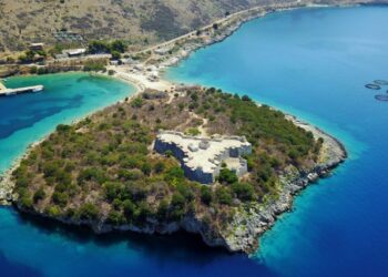 Numër i lartë vizitorësh në Porto Palermo, dashuria e Ali Pashë Tepelenës dhe Vasiliqisë tërheq turistët