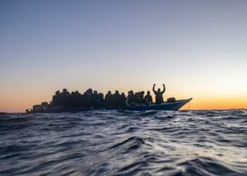 Operacione shpëtimi në Mesdhe, mbi 400 emigrantë nxirren shëndoshë e mirë nga anijet