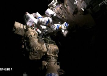 “Shenzhou -15“ përfundon me sukses misionin e saj