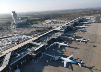 Garë mes ‘Nënë Terezës’ dhe ‘Nikola Teslës’: Ja sa pasagjerë kanë përpunuar aeroportet e Ballkanit!
