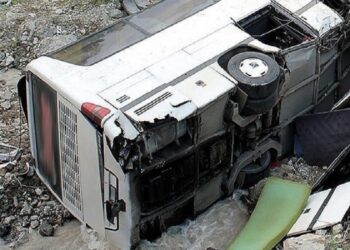 E rëndë në Meksikë, 18 të vdekur dhe mbi 20 të plagosur| Autobusi me emigrantë përplaset në një luginë