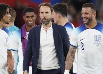 FOTO/ Surpriza nga Anglia: Një femër në stolin e kombëtares, kush është 53-vjeçarja që do pasojë Gareth Southgate