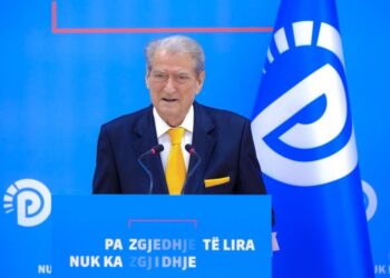 “Rasti i vetëm në Evropë”/ Sulmet e Berishës ndaj SPAK, gazetari: Ka hallin se po i hetohet kulla 64 kate