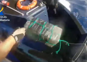 VIDEO/ Çmontohet banda: Transportonin drogë me varkë peshkimi, 26 të arrestuar, mes tyre edhe shqiptarë