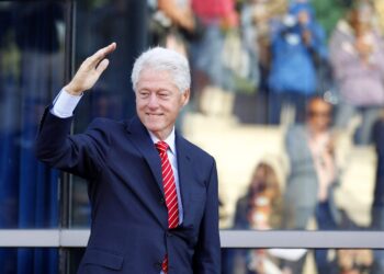 Ish-presidenti amerikan feston 77-vjetorin, si Bill Clinton u bë njeri më i fuqishëm në botë