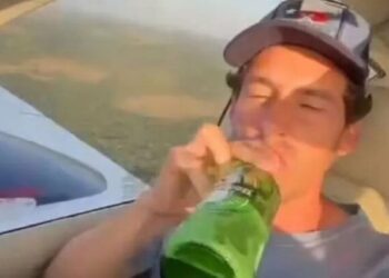 VIDEO/ Gabimi i tmerrshëm: Babai pi birrë teksa i biri 11-vjeçar drejton avionin privat, gjithçka përfundon në tragjedi