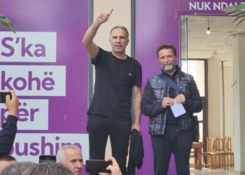 Braçe reagon për audiopërgjimin e Gorresë: Plehrat le të lehin, karvani ecën. Punonjësi i bashkisë tentoi të më godiste