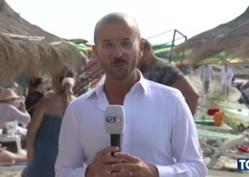 “Aeroporti i Tiranës flet italisht”/ Canale 5 jehonë turistëve italianë që zgjedhin Shqipërinë: Avioni, shtëpia e makina për vetëm 150 euro