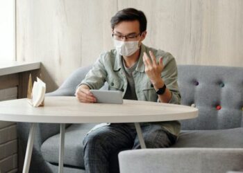 “Covidi i zgjatur” ju bën të vuani? Shkencëtarët zbuluan një simptomë të çuditshme