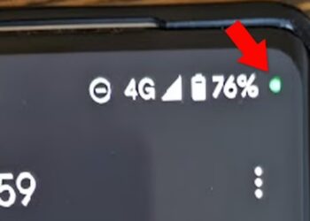 A e keni vënë re një dritë jeshile në celularin tuaj? Ja se çfarë do të thotë