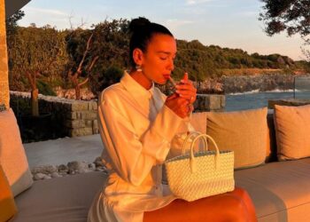 Dua Lipa kryqëzohet nga fansat për foton duke ndezur cigaren