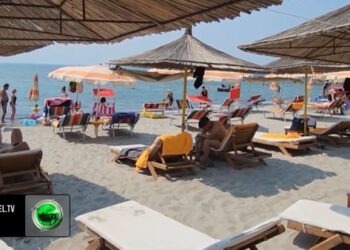 Turizmi/ Në Durrës prenotime dhe në shtator: Plazhet janë plot, por edhe zonat historike