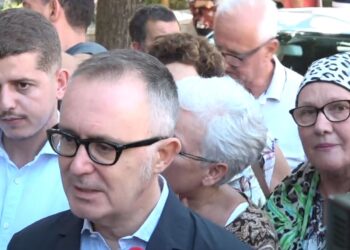 Marrëveshja për pensionet, ambasadori italian takon protestuesit në Tiranë: Do të përmbyllet shumë shpejt