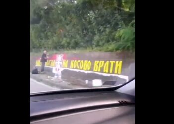 Grafitit serb “Kur ushtria të kthehet në Kosovë”, shqiptarët i përgjigjen: “nënat serbe prapë do të vajtojnë”