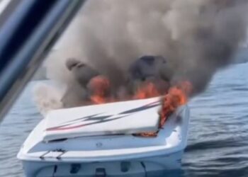 VIDEO/ Varka shpërthen në flakë, çifti u shpëton jetën 2 turistëve