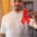 Shërohet personi i gjashtë me HIV, pas transplantit të palcës kockore
