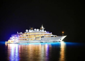 Mbërrin në portin e Durrësit superjahti i Emirit të Katarit