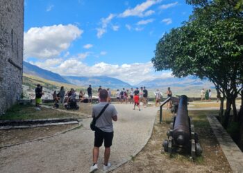 “Kalatë e  Shqipërisë, pikat më të vizituara. Mbi 111 mijë turistë vetëm në janar-korrik”
