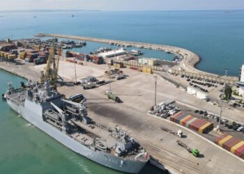 FOTO/ Dy luftanije të marinës turke mbërrijnë në portin e Durrësit! Do të përdoren për stërvitje
