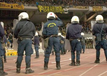 Helikopterë, mijëra policë, dronë, kontrolle të forta në kufi: “Blindohet” Athina për shkak të ndeshjes AEK-Dinamo Zagreb…!