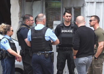 Dorëheqja e policëve serbë, ndërkombëtarët të shqetësuar. Osmani: U kërcënuan nga Beogradi