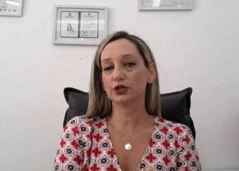 Tragjedia e vetëvarjes së 12-vjeçares në Pogradec/ Psikologia kritika familjarëve: Fëmija i ka dhënë shenjat pas divorcit të prindërve, duhej…!