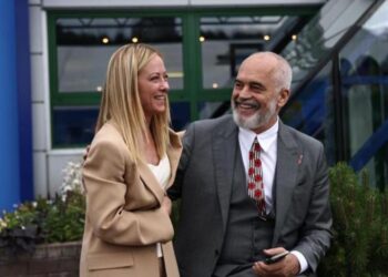 ”Corriere della Sera”: Edi Rama, kryeministri që dashuron Italinë. Nga pikturat në ëndrrën e “Shteteve të Bashkuara të Evropës”