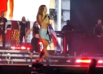 VIDEO/ Performoi në Hungari me flamurin serb, Rita Ora kritikohet nga fansat