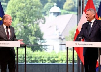 Përballimi i emigrantëve/ Scholz: Kontrollet kufitare me Austrinë, të domosdoshme