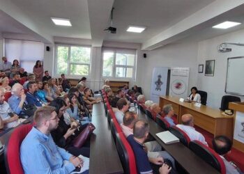 Schmitt: Me osmanizëm e islamizëm kundër identitetit kombëtar shqiptar