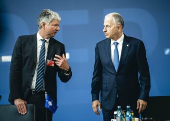 Gëzohet Putin/ Deklarata e zyrtarit të NATO-s: Ukraina duhet të heqë dorë nga disa territore që të anëtarësohet në Aleancë