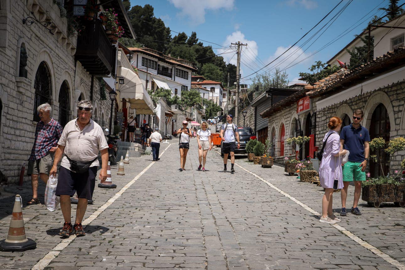 Berati destinacion i turizmit ndërkombëtar. Kryesojnë italianët, interes për fshatrat turistikë